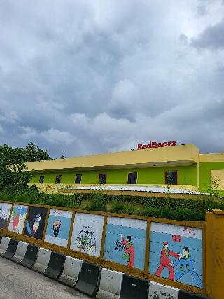 RedDoorz Plus near Dunia Fantasi Ancol fotoÄŸrafÄ±