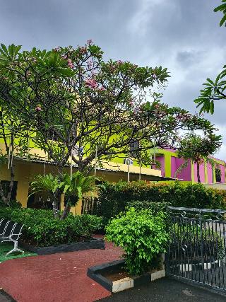 RedDoorz Plus near Dunia Fantasi Ancol fotoÄŸrafÄ±