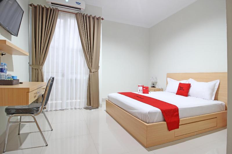 RedDoorz near AMIKOM Yogyakarta - Oda