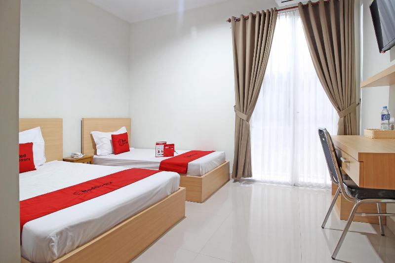 RedDoorz near AMIKOM Yogyakarta - Oda