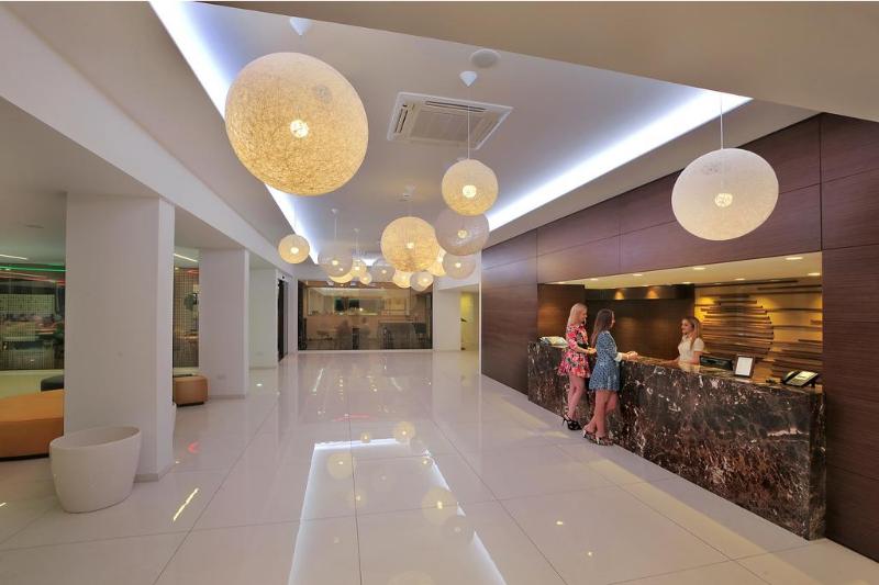 Nelia Beach Hotel & Spa - Lobi