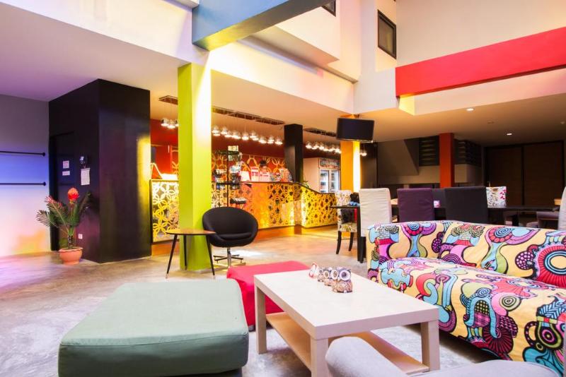 Behind The Scene Hotel Club - Lobi