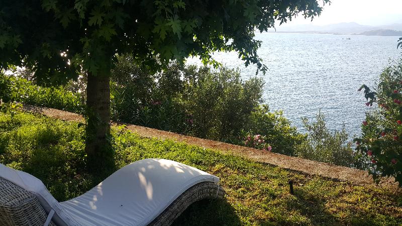 Ece Boutique Hotel - Sovalye Island - Teras