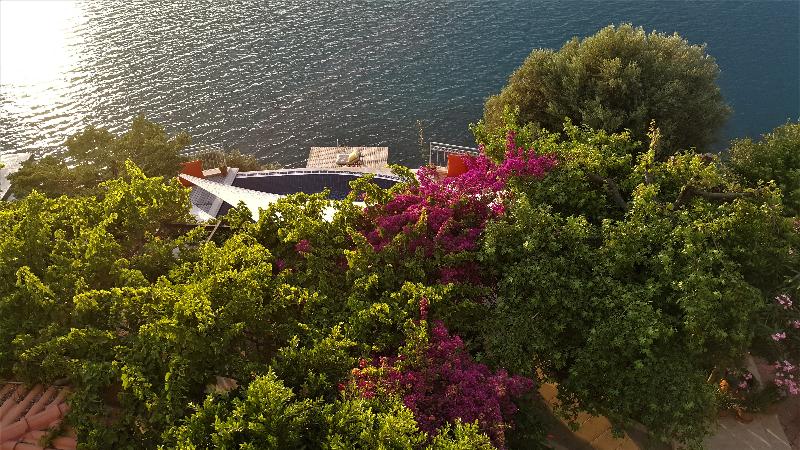 Ece Boutique Hotel - Sovalye Island - Teras