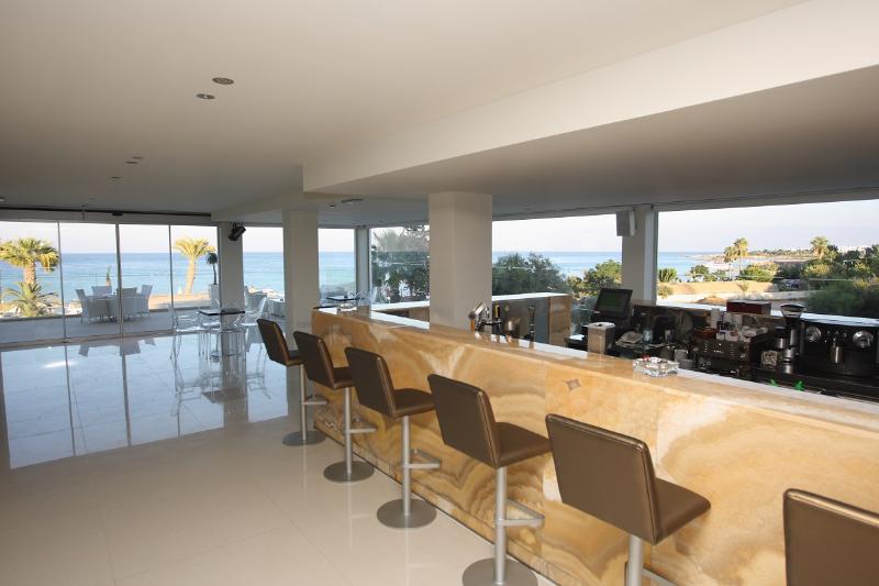 Vrissiana Beach Hotel - Bar