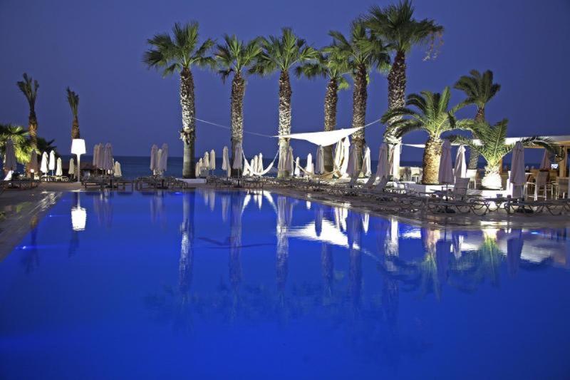Vrissiana Beach Hotel - Havuz