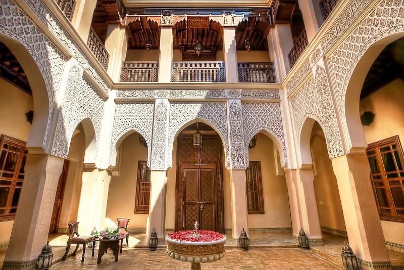 Riad Kniza - Toplantı