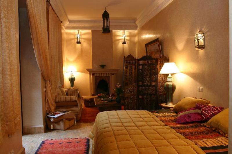 Riad Kniza - Genel