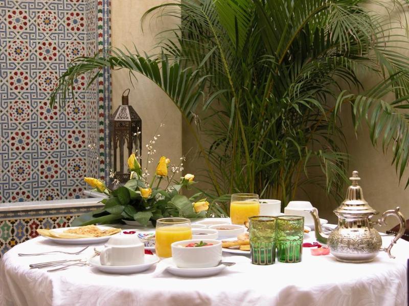 Riad Kniza - Genel