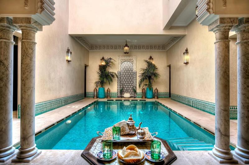 Riad Kniza - Genel