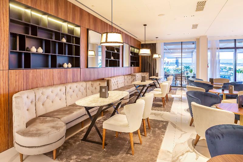 Luxury Hotel Riva - Lobi