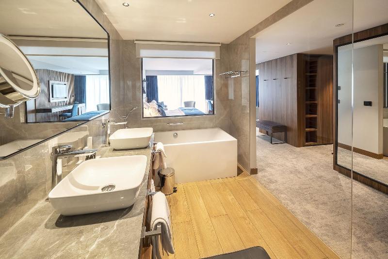 Luxury Hotel Riva - Oda