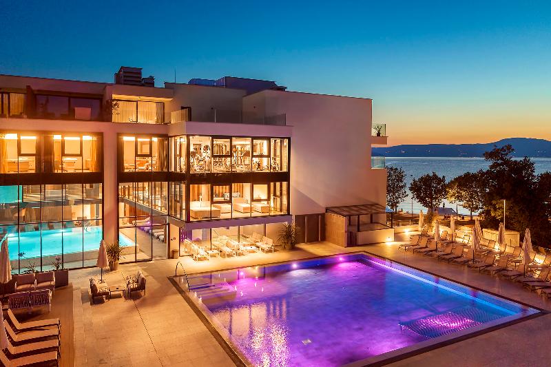 Luxury Hotel Riva - Havuz