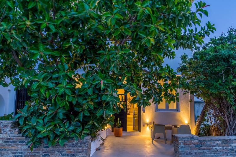 Euphoria Chora Naxos - Genel