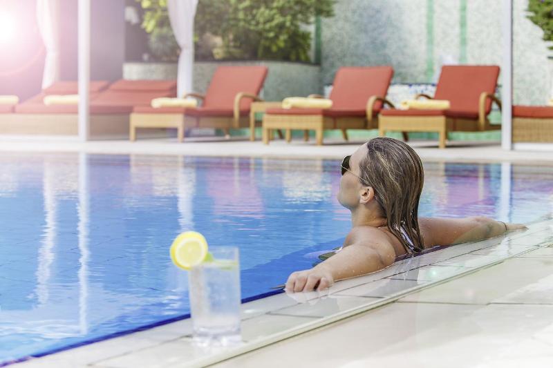 Novotel Bur Dubai - Havuz