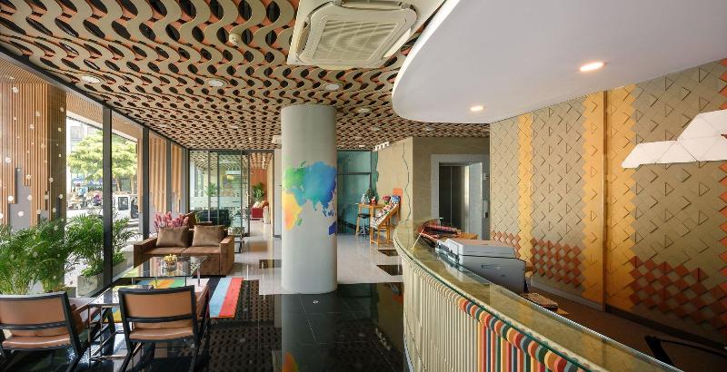 Prime Square Hotel - Lobi