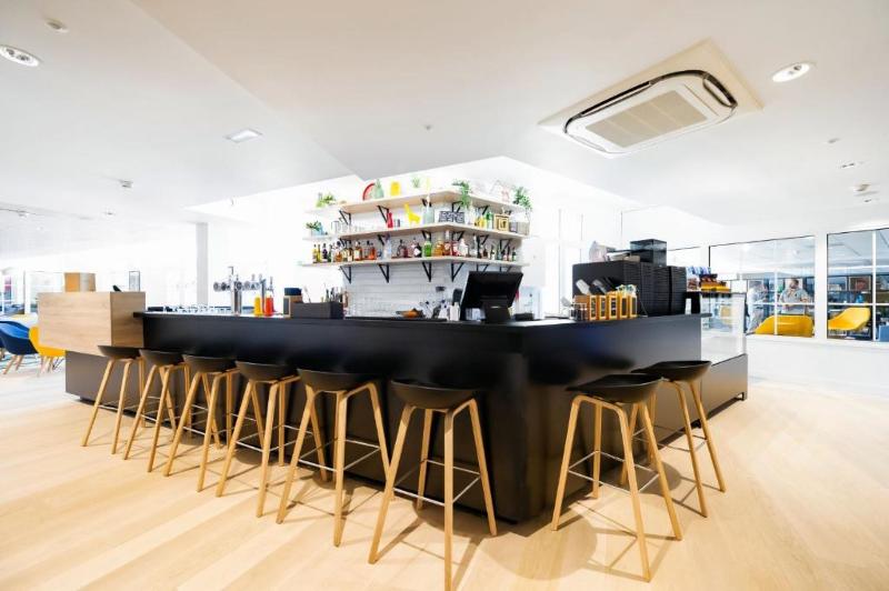 Staycity Aparthotels near Disneyland ® Paris - Bar