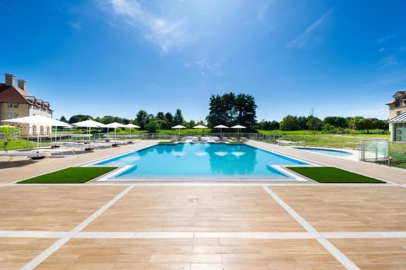 Staycity Aparthotels near Disneyland ® Paris - Havuz