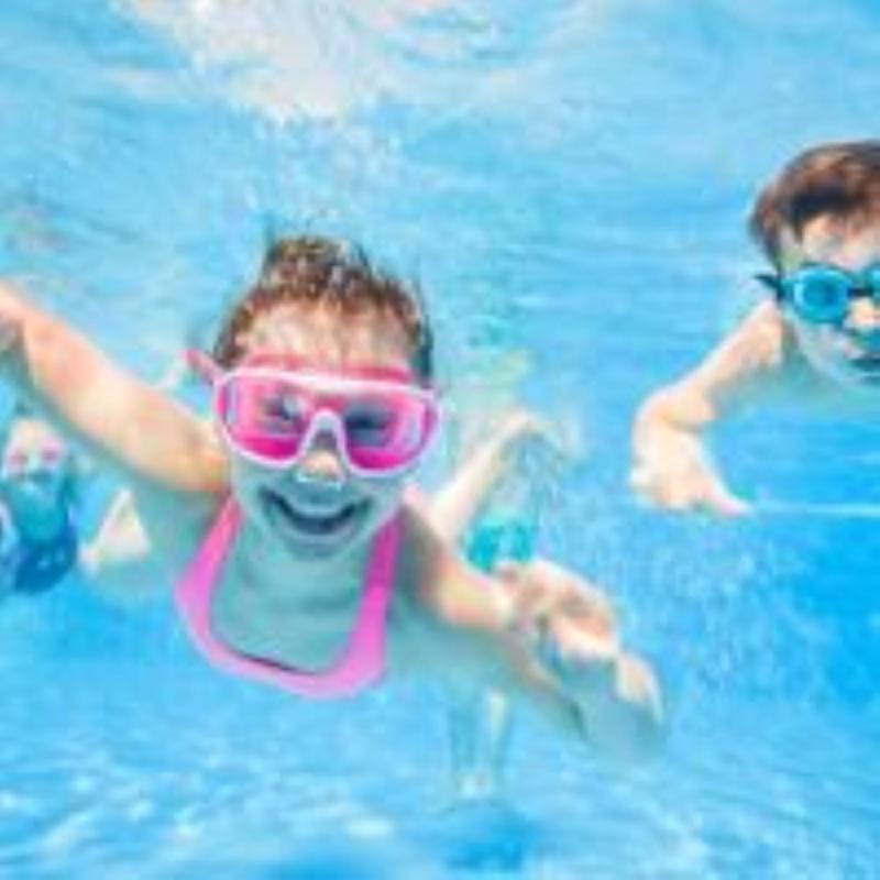 Staycity Aparthotels near Disneyland ® Paris - Havuz