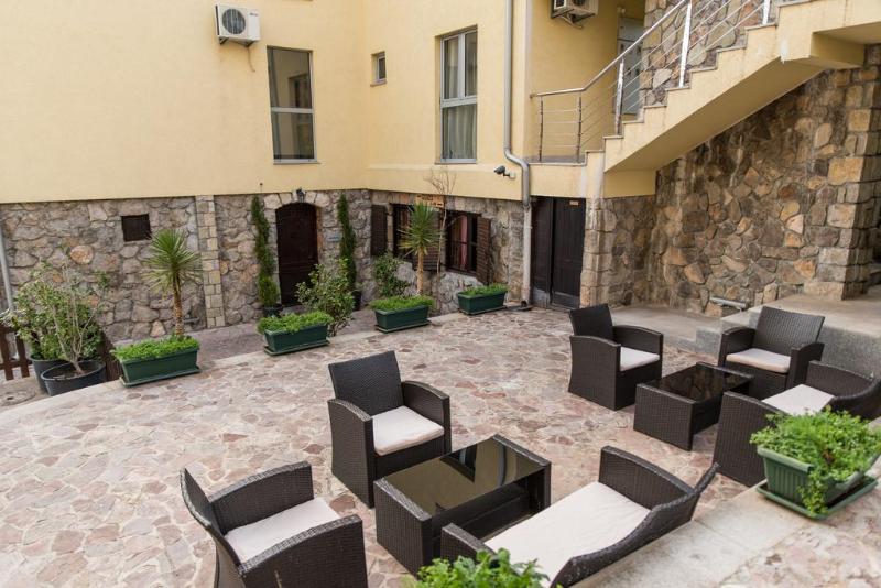 Crnogorska Kuca Hotel  Podgorica - Bar