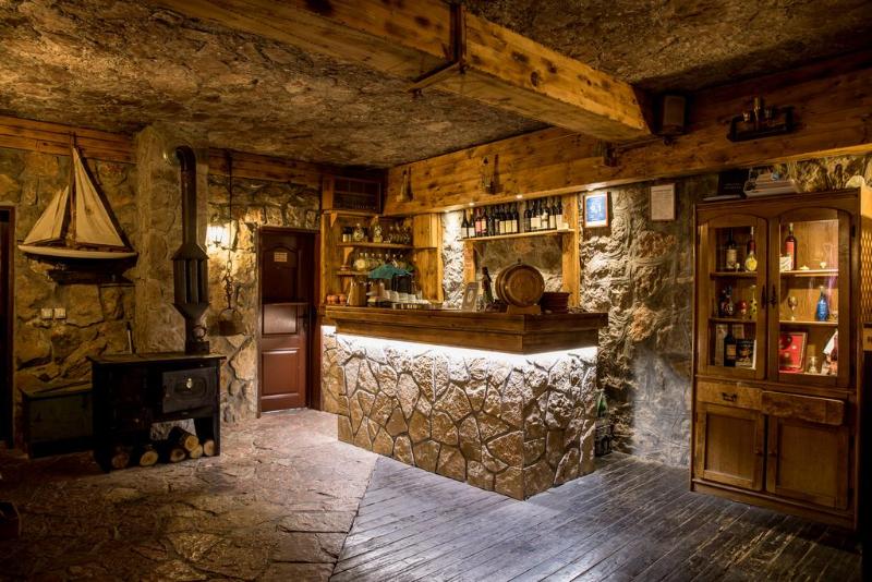 Crnogorska Kuca Hotel  Podgorica - Bar