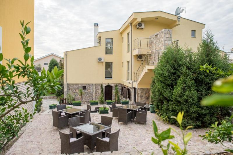 Crnogorska Kuca Hotel  Podgorica - Genel