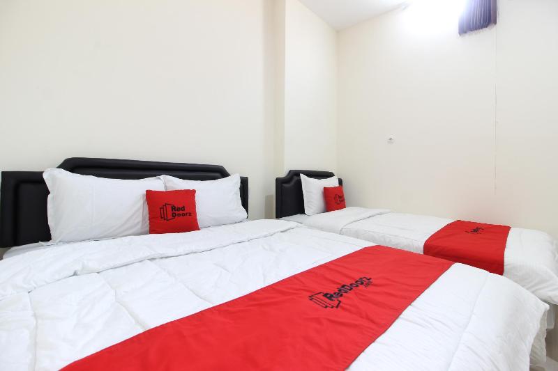 RedDoorz near Malioboro Mall 2 - Oda