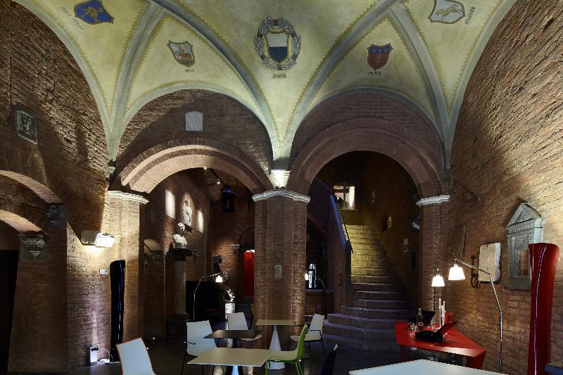 Palazzetto Rosso - Lobi