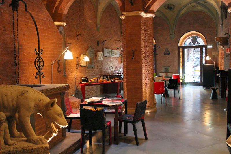 Palazzetto Rosso - Lobi