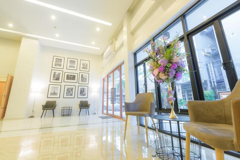 Metro Hotel - Lobi