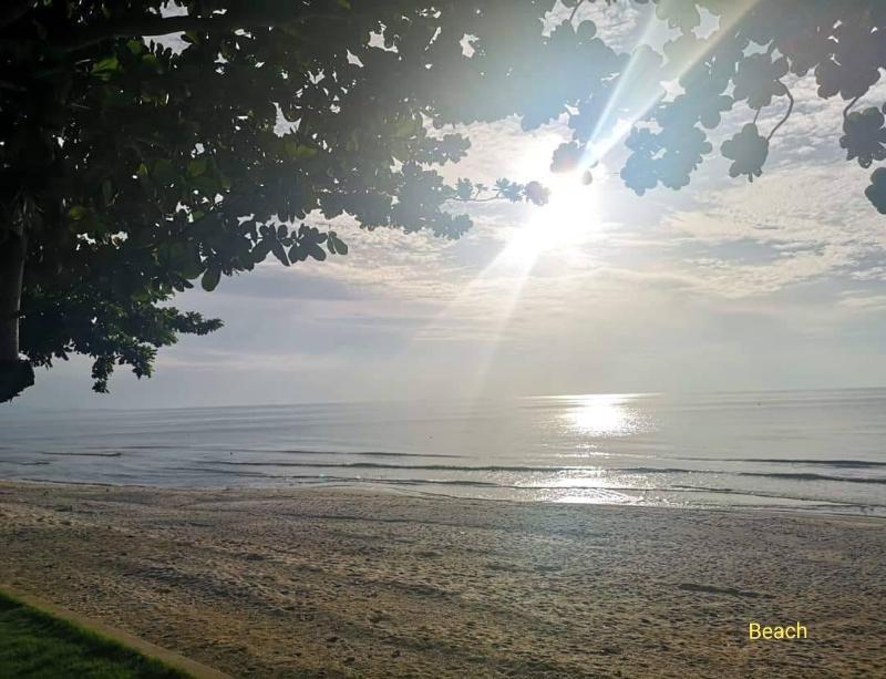 Khanom Beach Resort and Spa - Plaj