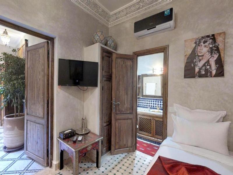 Riad SANIA BY GHALI 2 - Genel