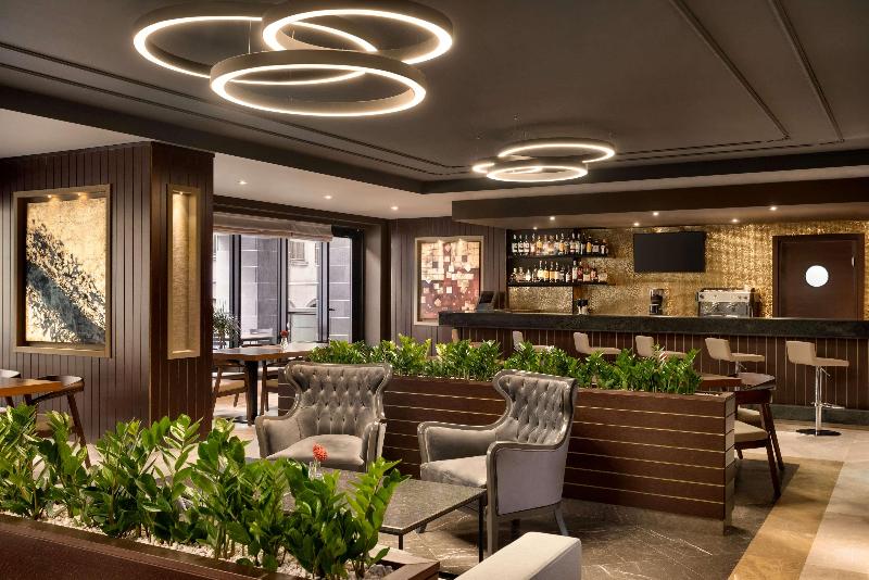 Wyndham Grand Tbilisi - Bar