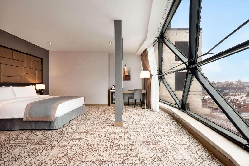 Wyndham Grand Tbilisi - Oda
