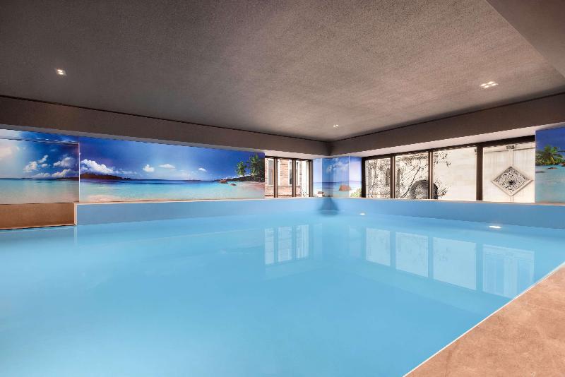 Wyndham Grand Tbilisi - Havuz