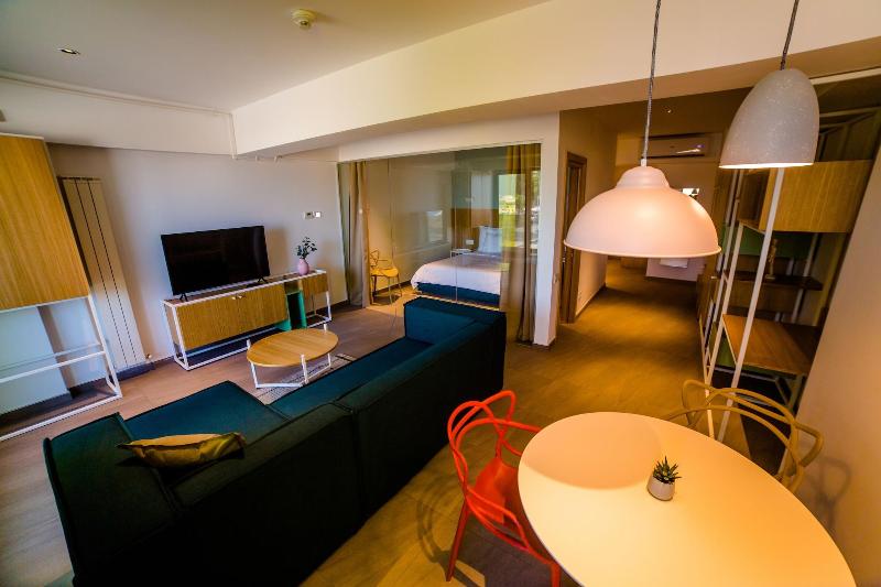 Riva Mamaia - Oda