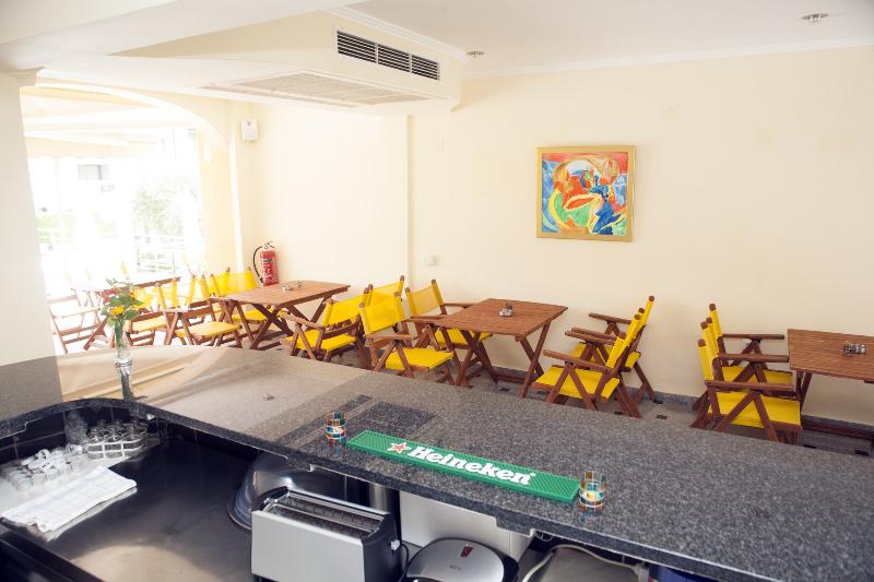 Summertime Inn - Lobi