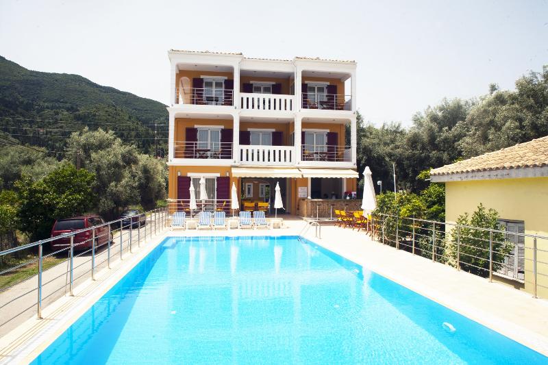 Summertime Inn - Havuz