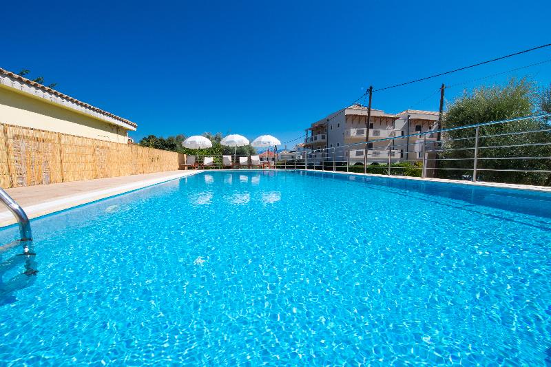 Summertime Inn - Havuz