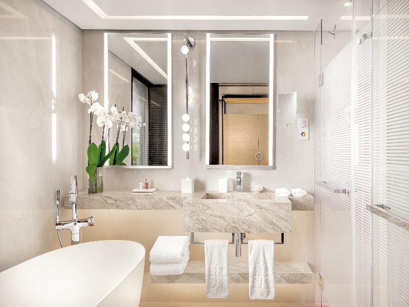 Four Seasons Hotel - Oda