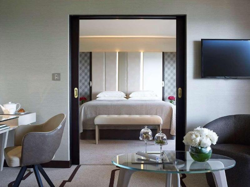 Four Seasons Hotel - Oda