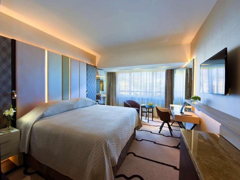 Four Seasons Hotel - Oda