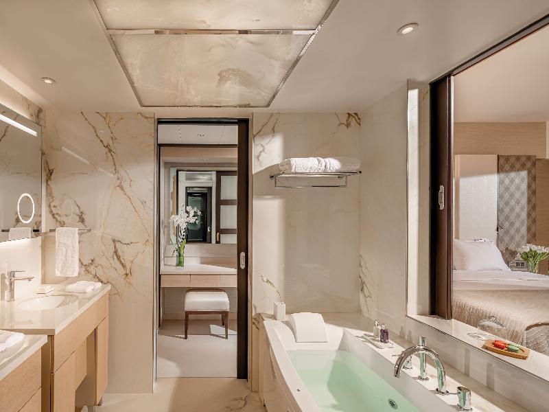 Four Seasons Hotel - Oda
