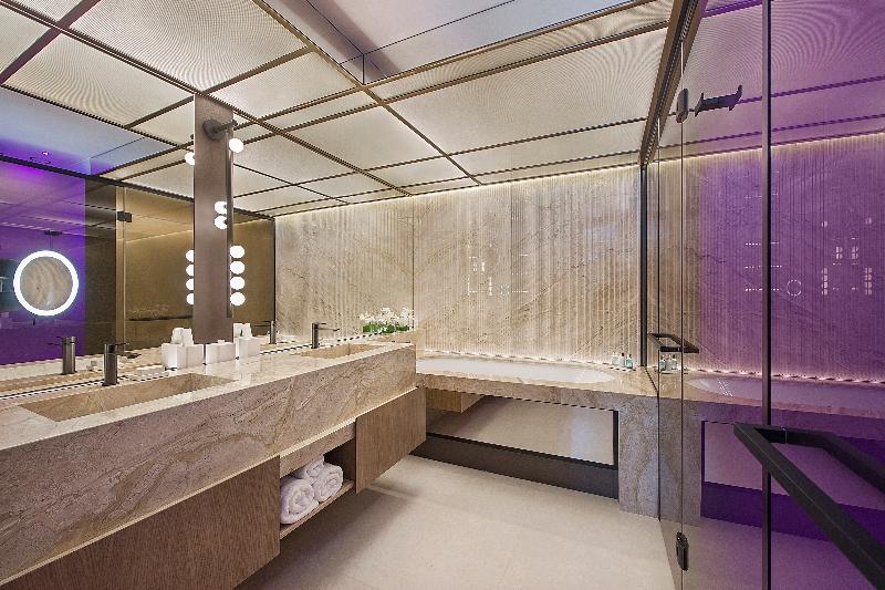 Four Seasons Hotel - Oda