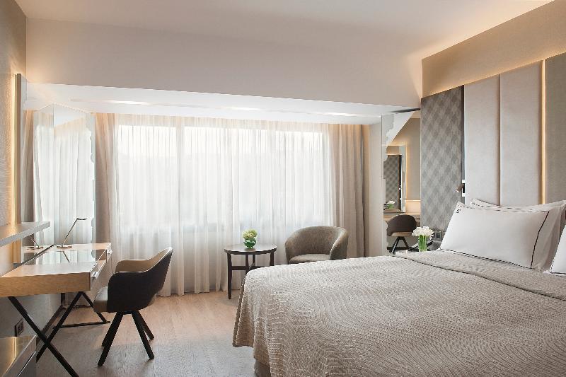 Four Seasons Hotel - Oda