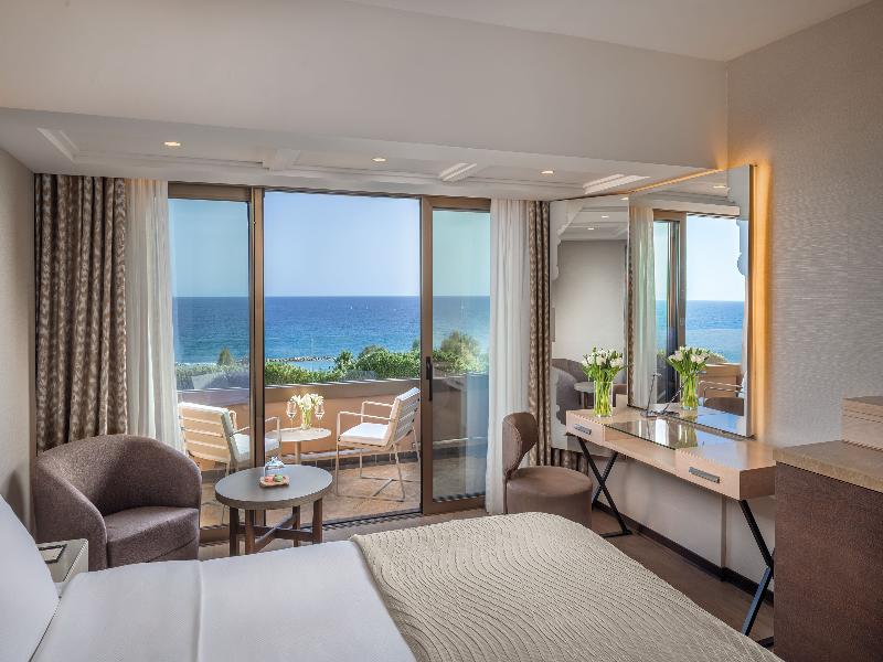 Four Seasons Hotel - Oda