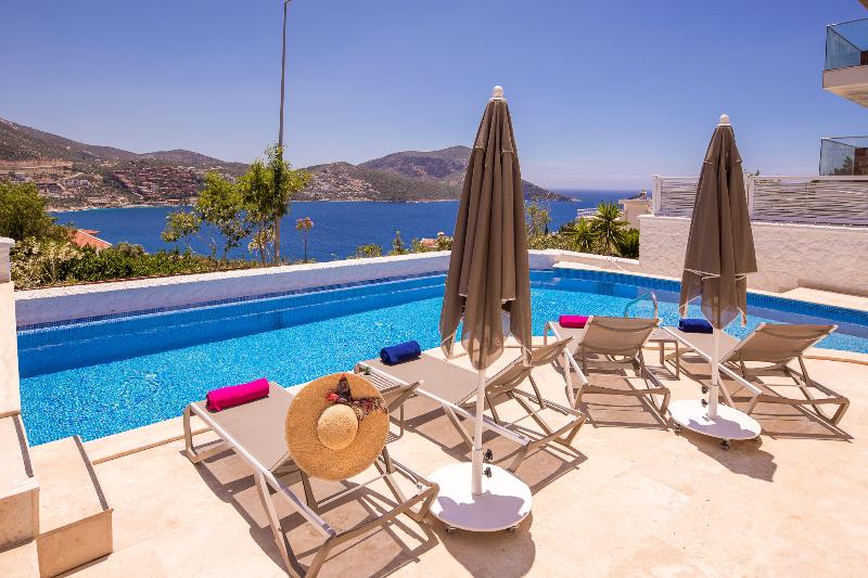 Kalkan Saray Suites - Havuz