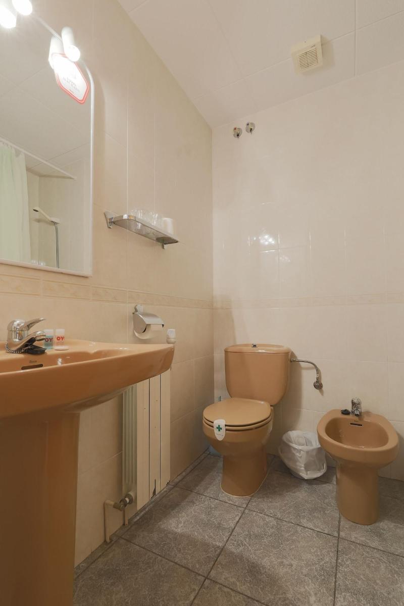 Hostal Montserrat - Oda