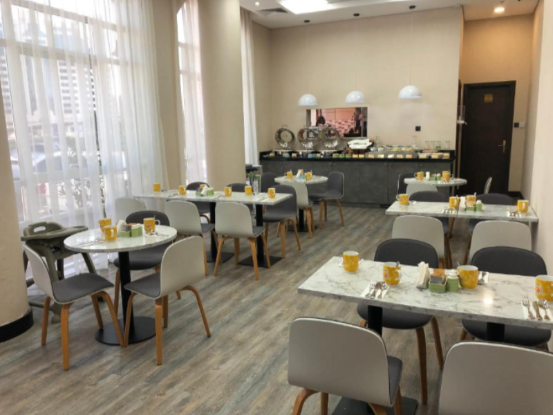 TIME Express Hotel Al Khan - Restoran