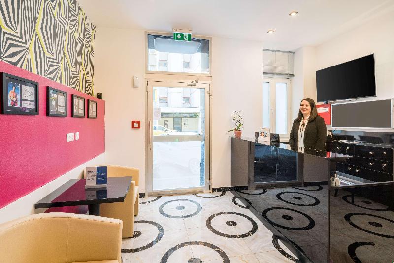 Best Western Plus Celebrity Suites - Lobi